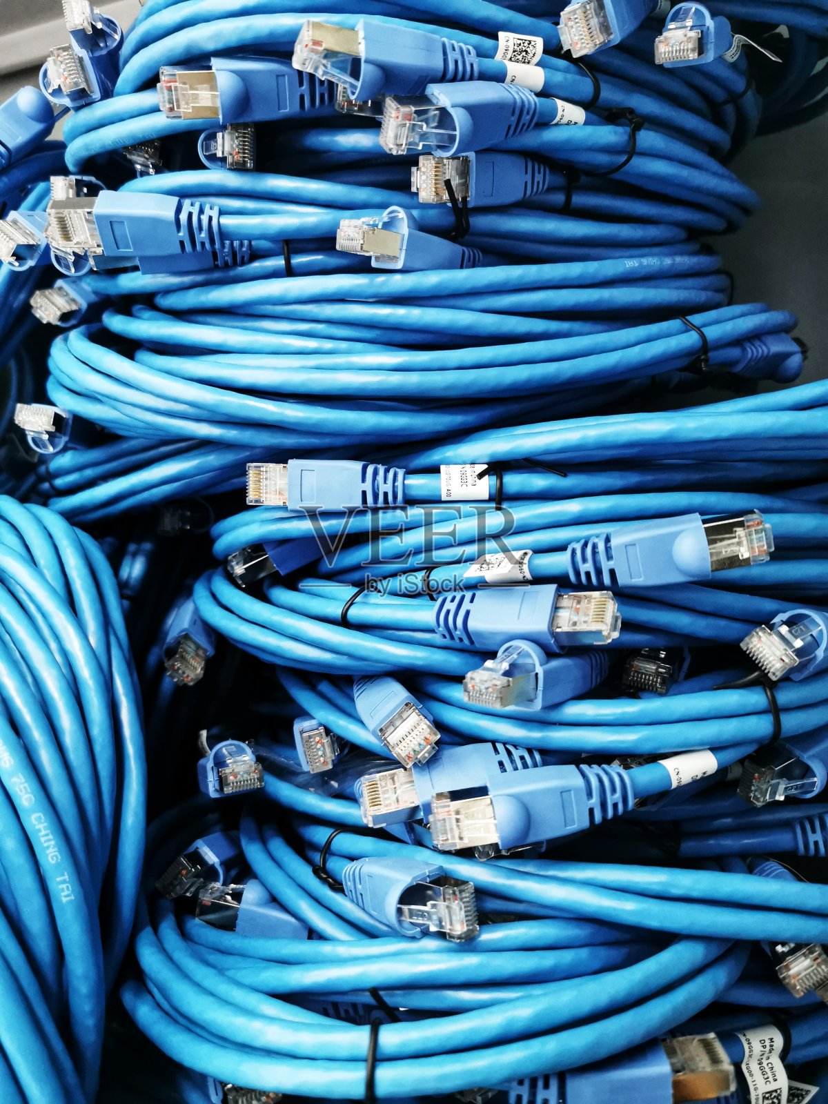 网络UTP或RJ45电缆卷。照片摄影图片