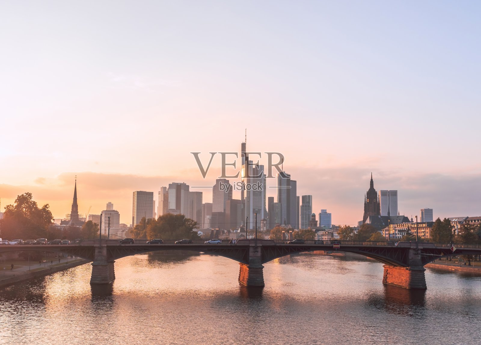 美因河畔法兰克福的鸟瞰图照片摄影图片