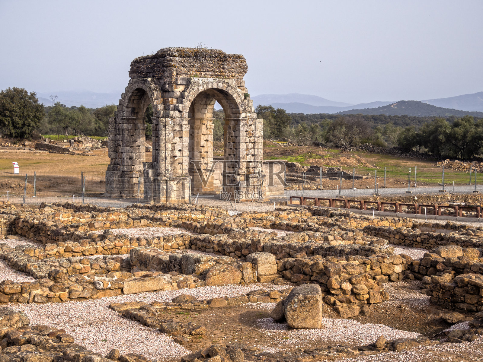 罗马城的拱门Cáparra。卡塞雷斯。埃斯特雷马杜拉。西班牙照片摄影图片