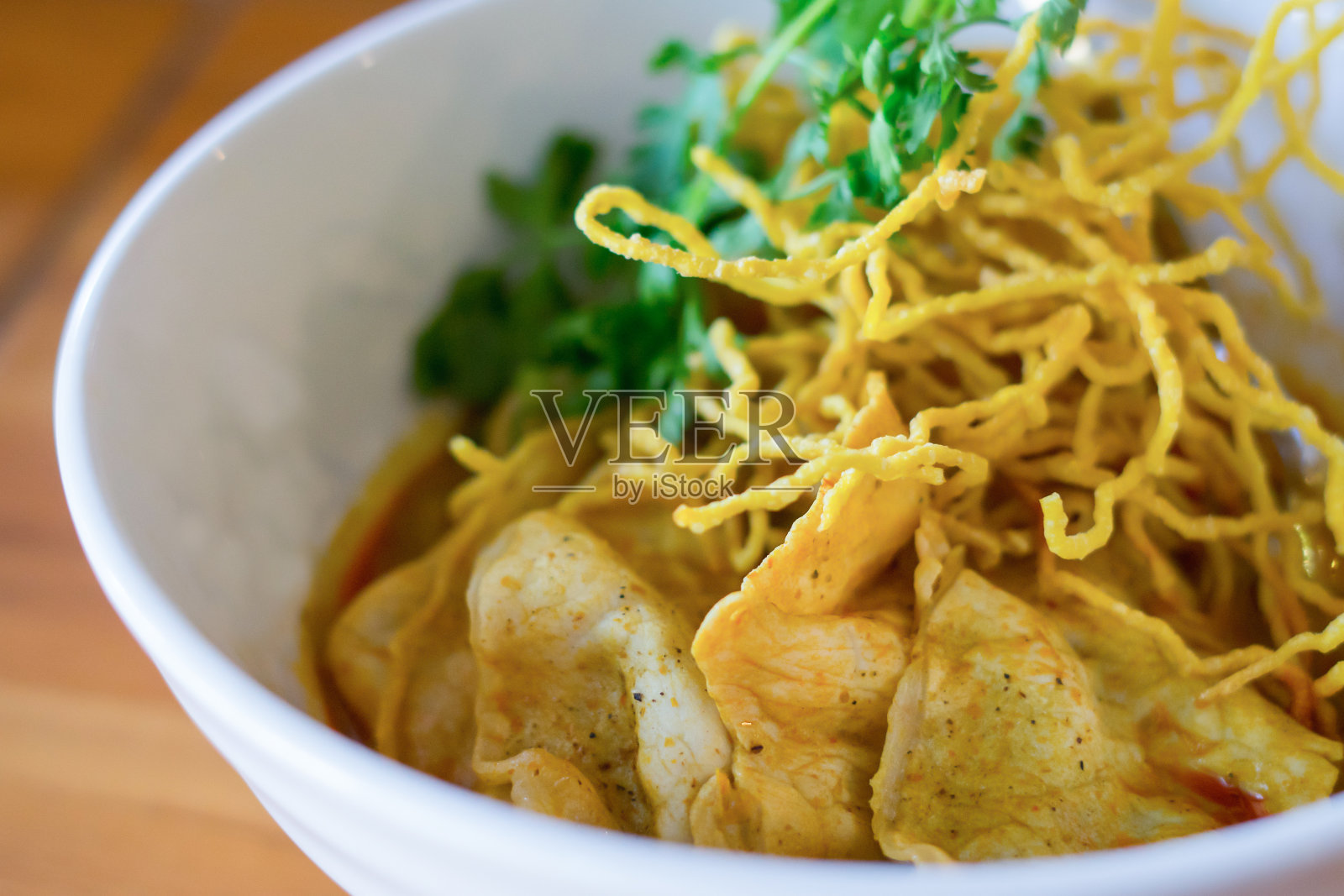 Khao soy是泰国北部著名的食物照片摄影图片