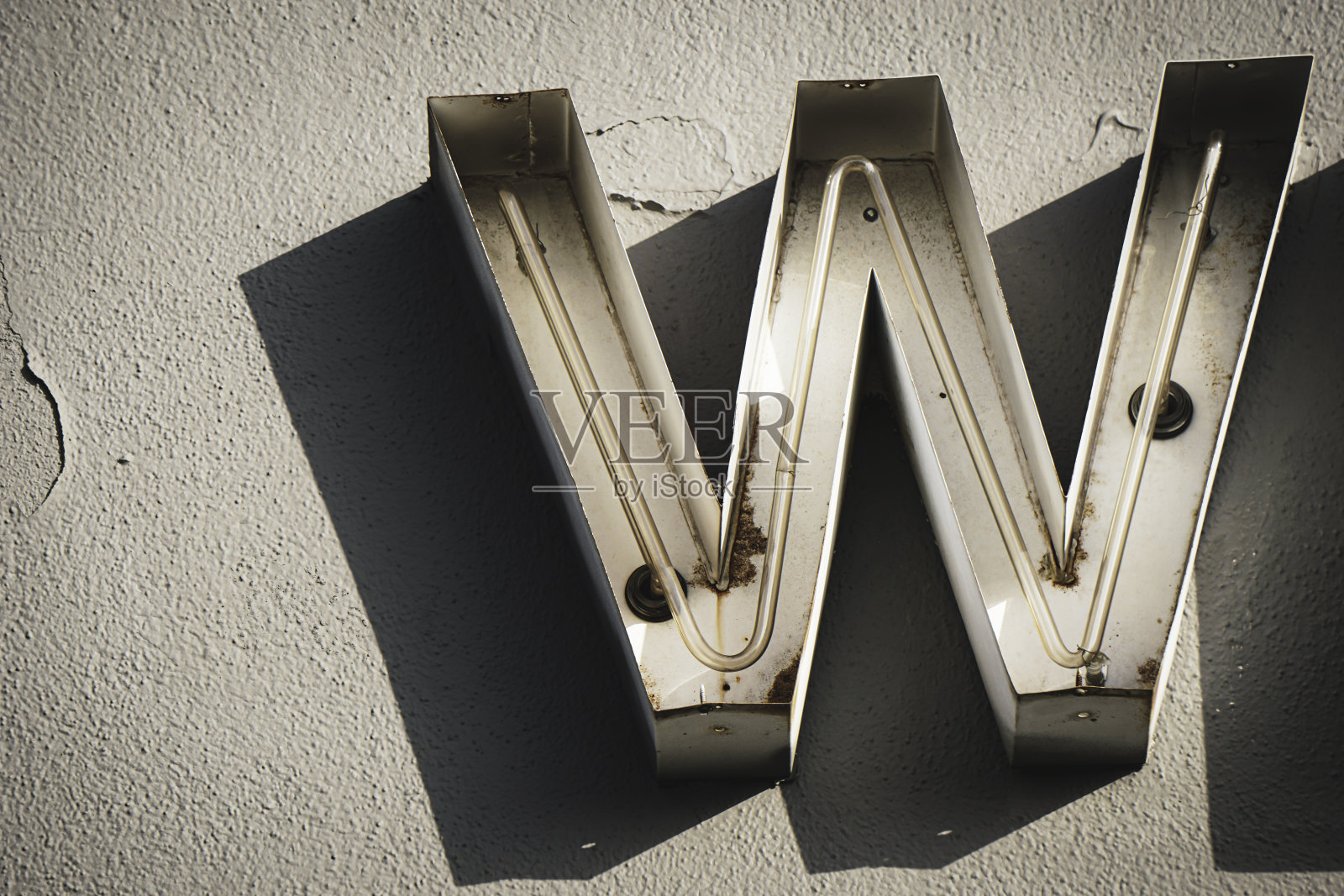 霓虹灯的信件照片摄影图片