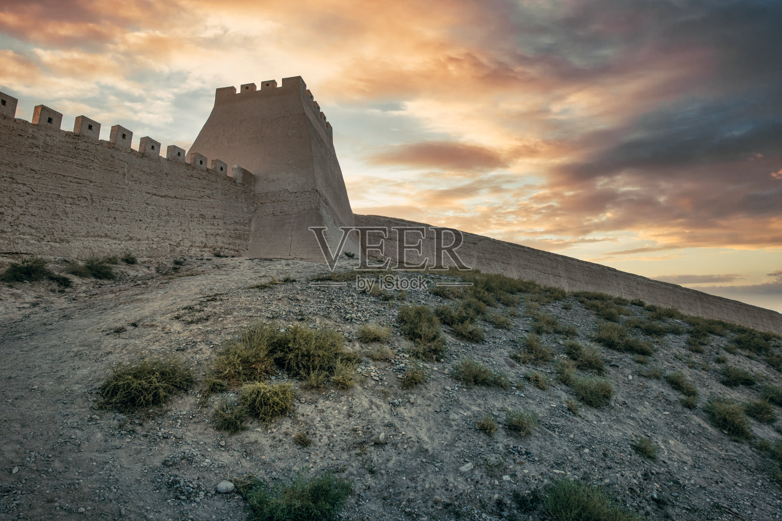 嘉峪关长城夕阳西下照片摄影图片