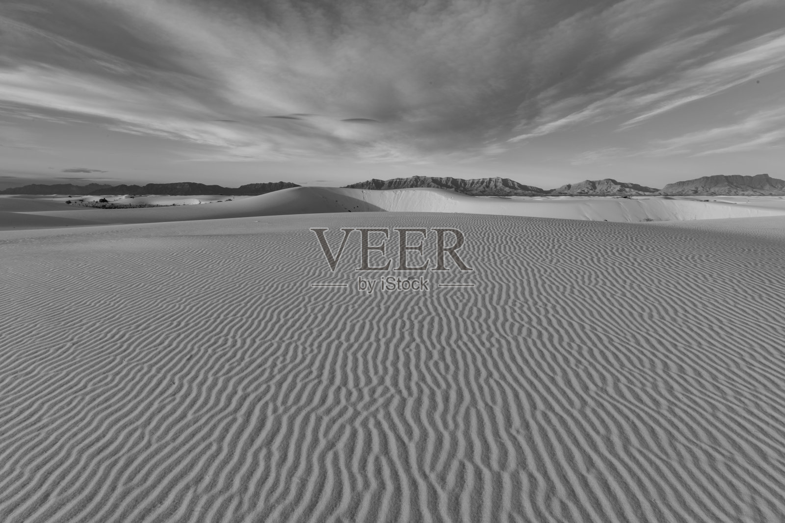 沙丘和圣安德烈斯山脉，白沙国家公园照片摄影图片