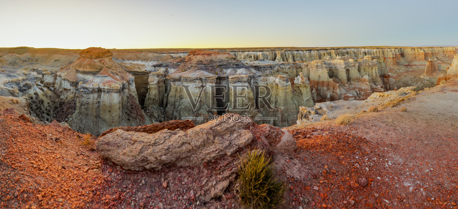图巴市旁边的煤矿峡谷照片摄影图片