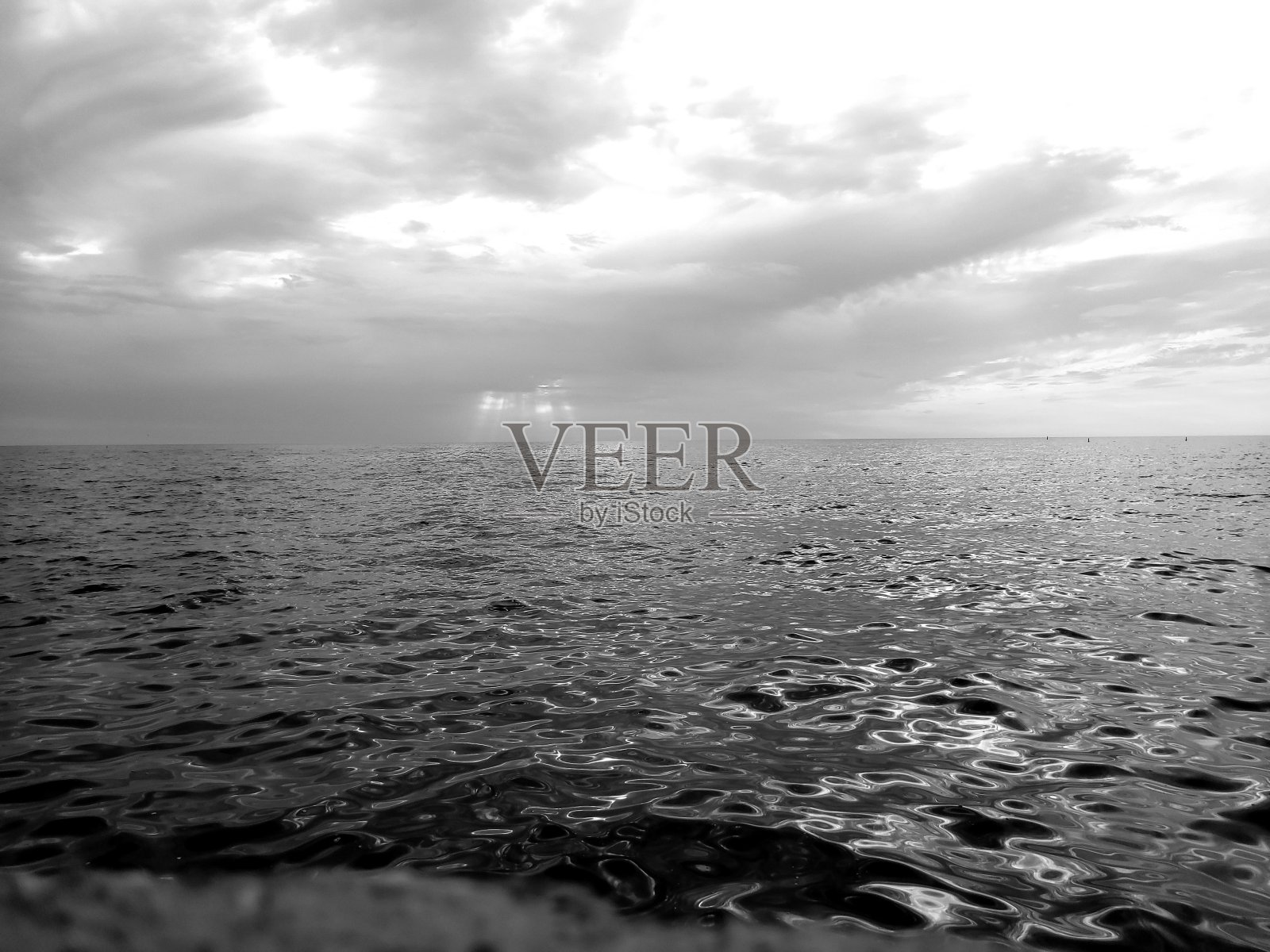 地平线上的湖照片摄影图片