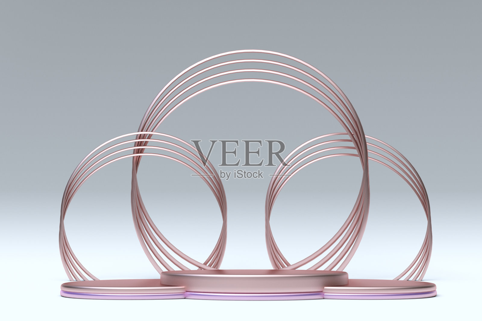 最小的几何场景与圆形讲台和金色装饰孤立在明亮的背景。照片摄影图片