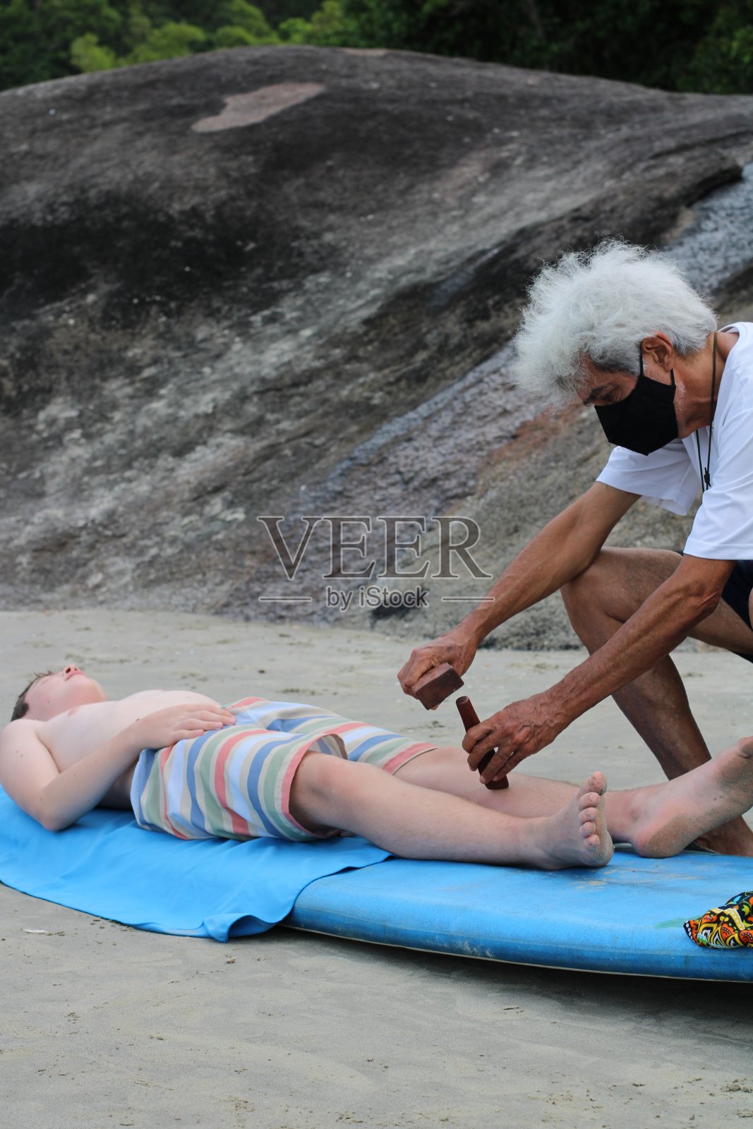 抖森泰式按摩技术照片摄影图片