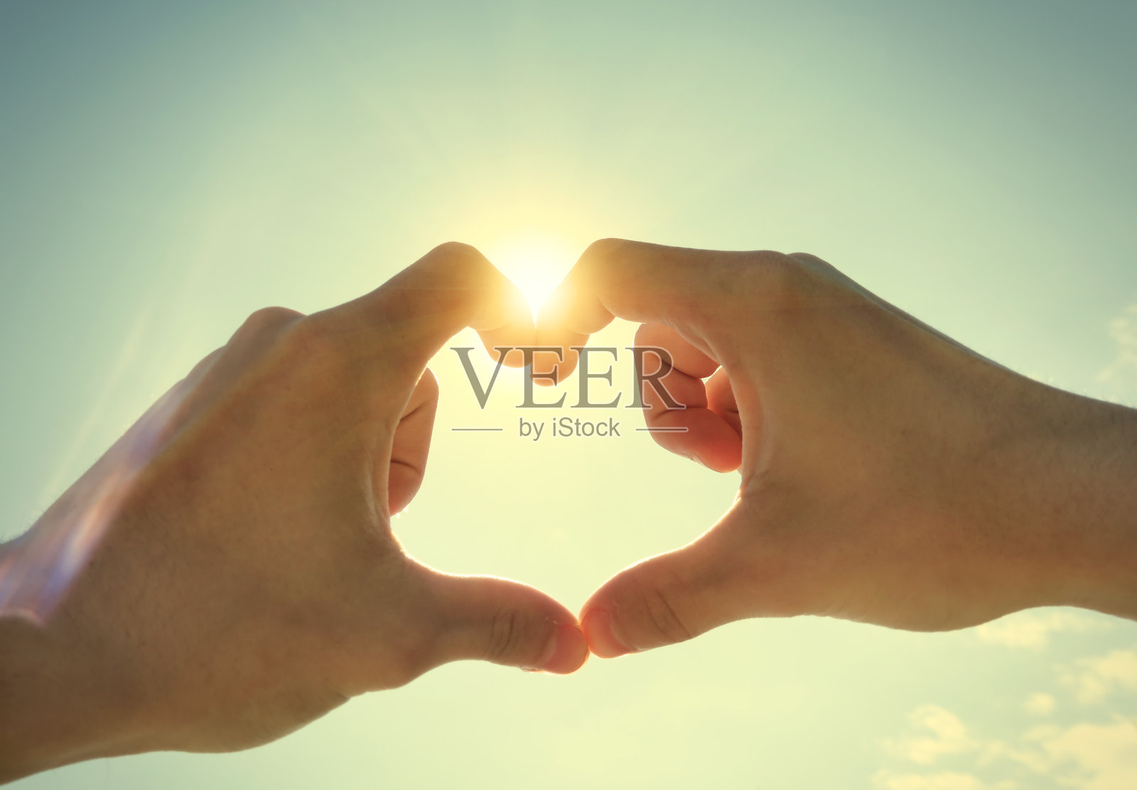 手成心形照片摄影图片