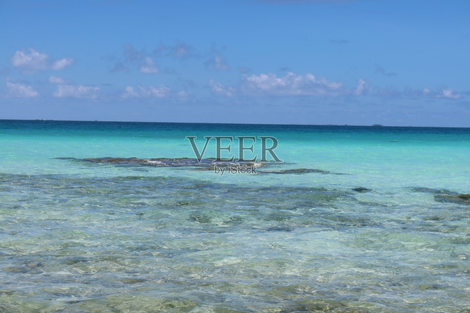 蓝色的湖照片摄影图片