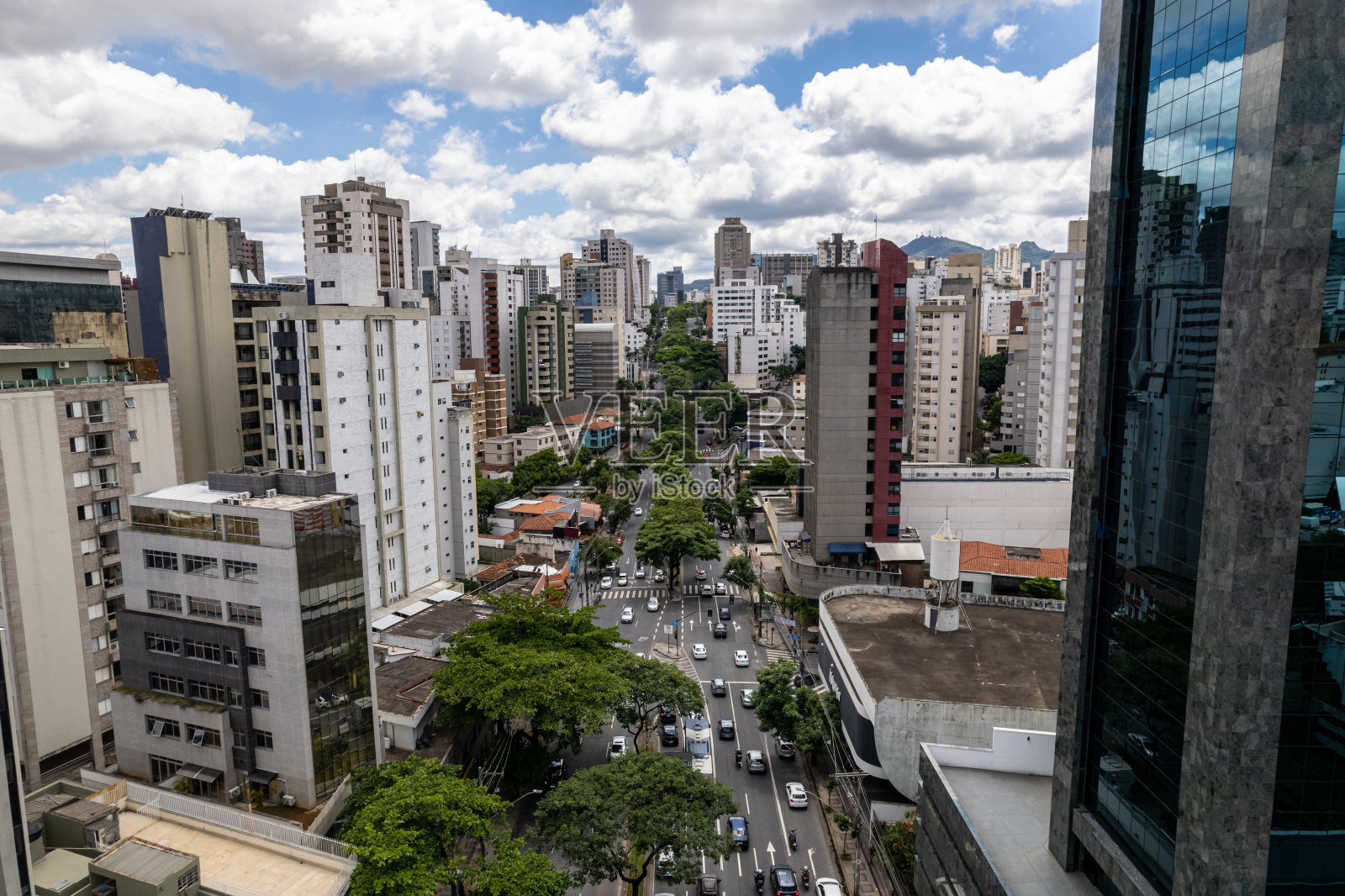 巴西米纳斯吉拉斯州贝洛奥里藏特市鸟瞰图。照片摄影图片