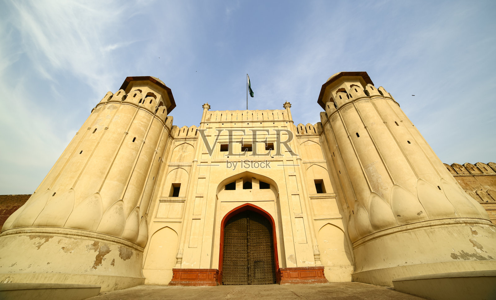 拉合尔堡,在当地被称为shahi qila,是巴基斯坦旁遮普省拉合尔市的城堡