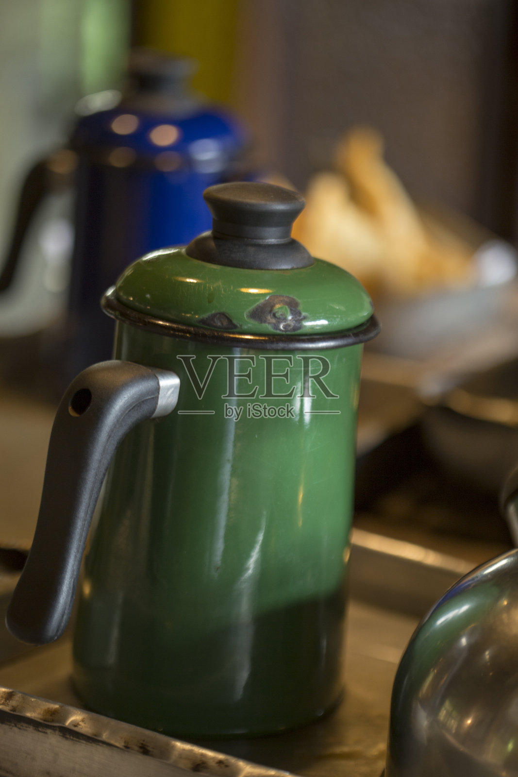 餐厅里的咖啡壶照片摄影图片