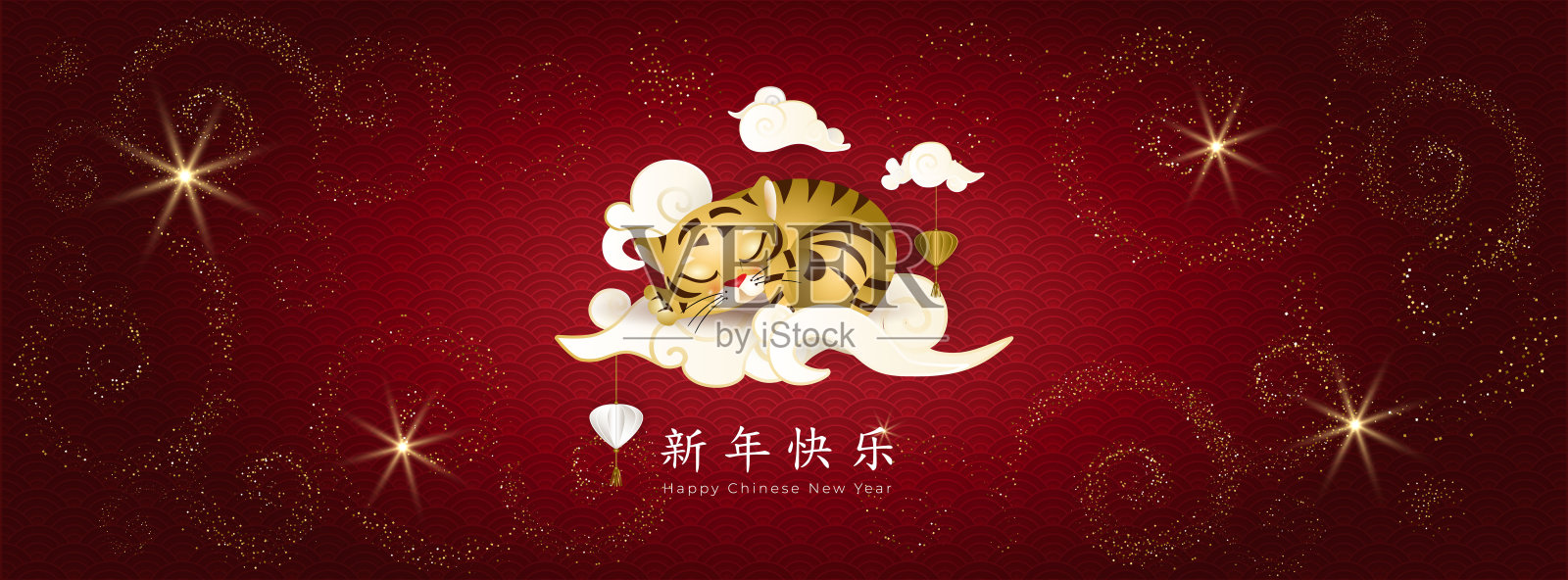 2022年中国新年。卡片与可爱的小老虎，金光闪闪的螺旋和亚洲云在红色的背景。新年快乐。邀请函、横幅、信封全景图。矢量图设计模板素材