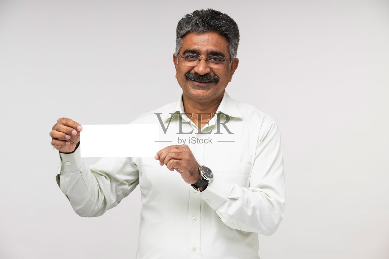 成熟的商人在白色背景股票照片照片摄影图片