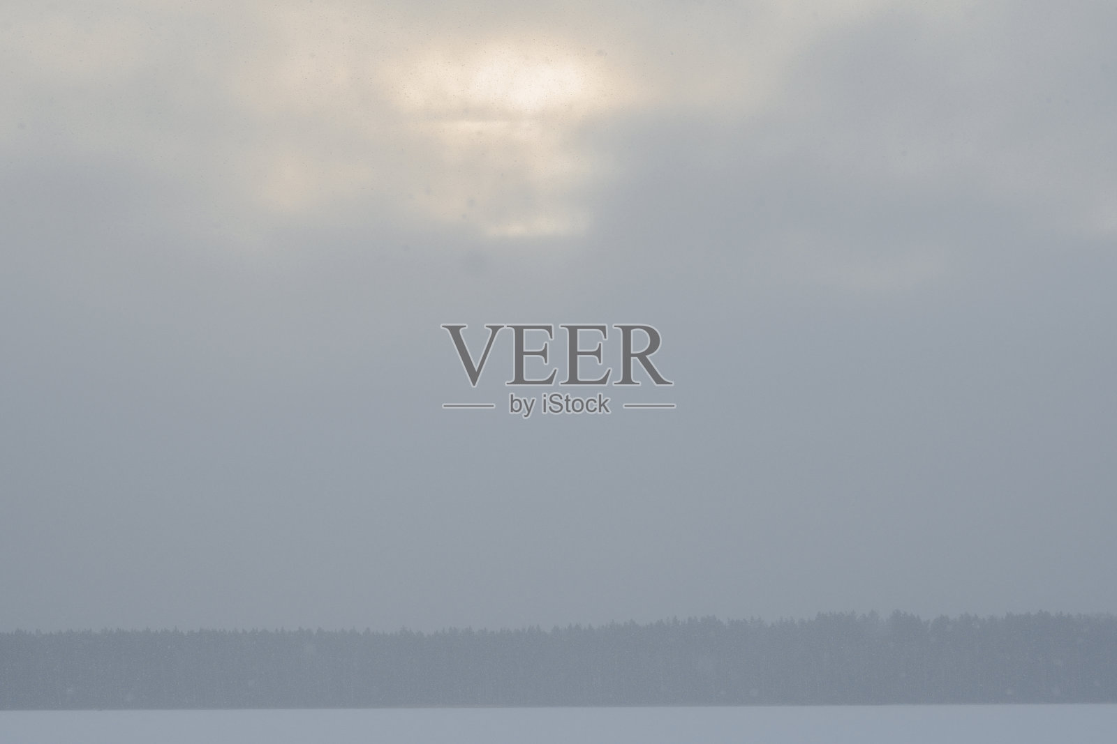 暴风雪中的天空照片摄影图片