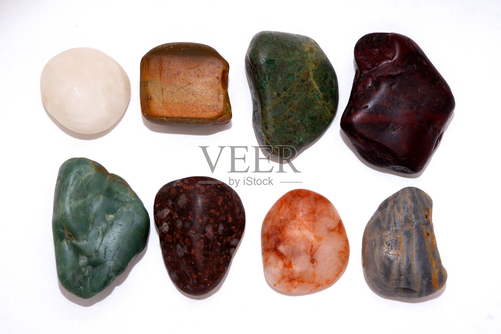 收集彩色的半宝石孤立在白色照片摄影图片