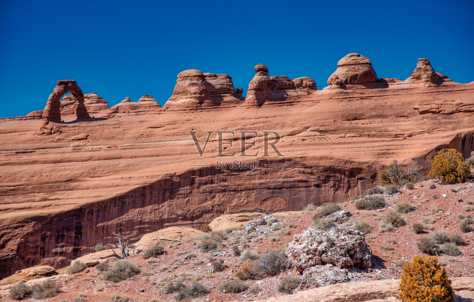 犹他州拱门国家公园的精致拱门。照片摄影图片