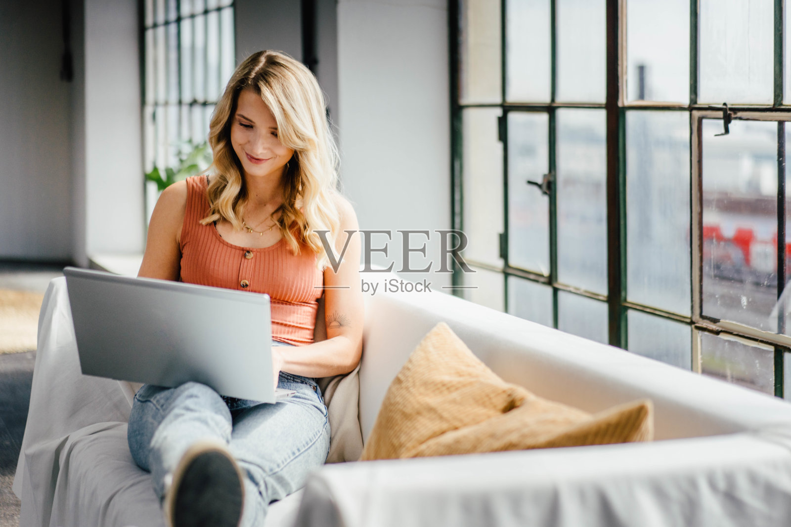 家庭办公室照片摄影图片