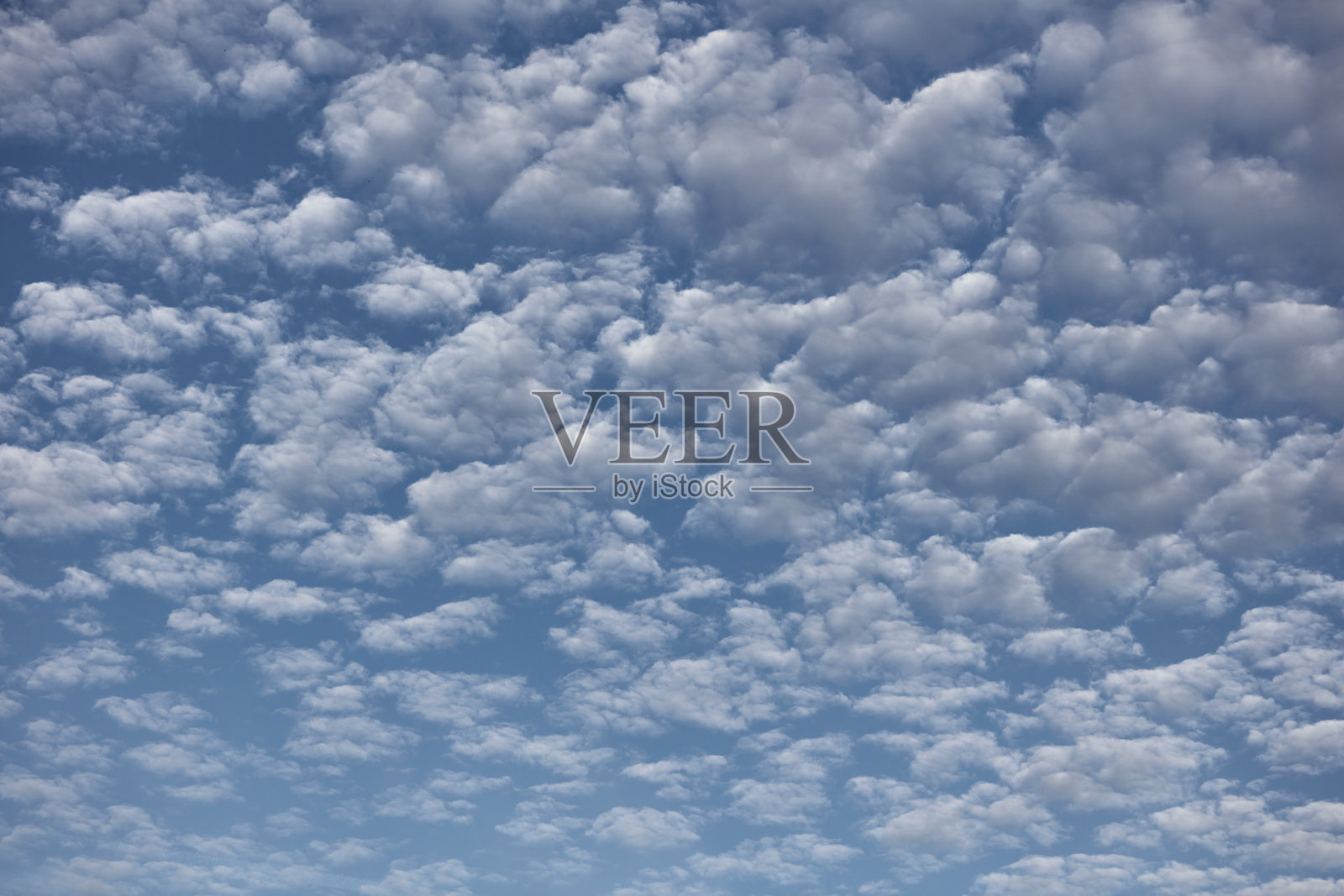 满天云朵照片摄影图片