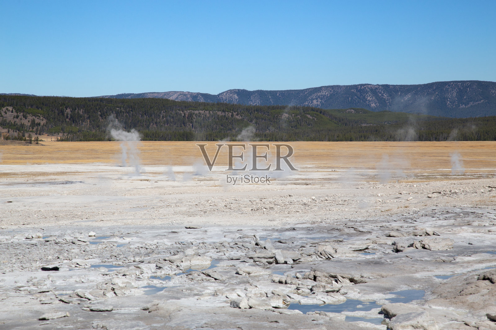 较低的间歇泉盆地照片摄影图片
