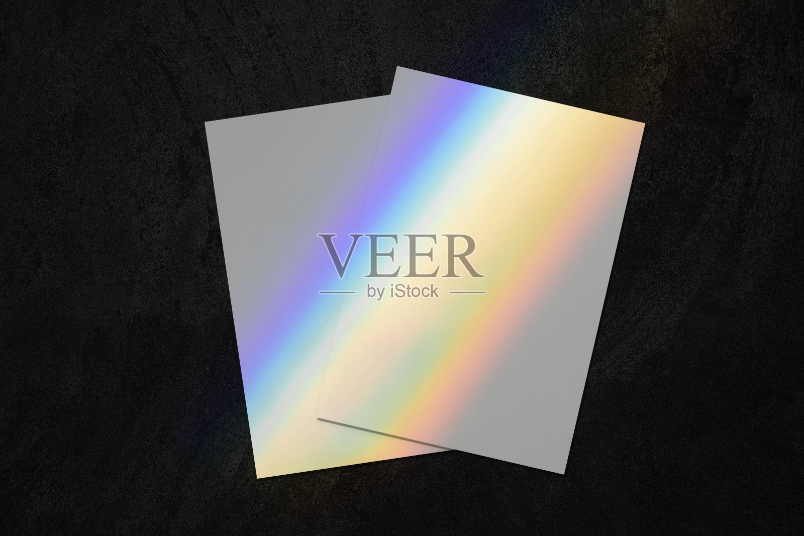 两个空的垂直矩形海报模型在黑色背景照片摄影图片