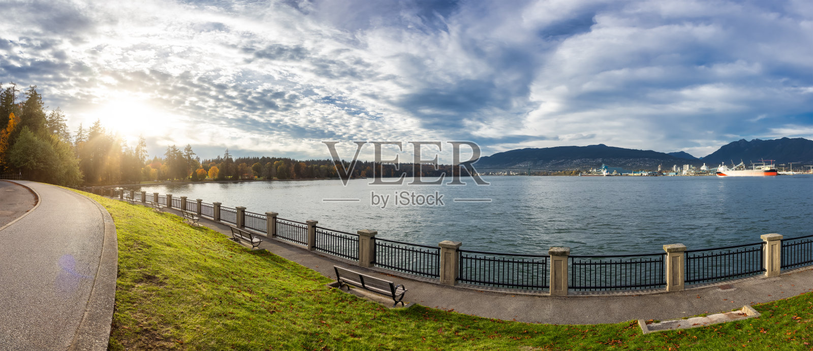 阳光明媚的日落时分斯坦利公园全景照片摄影图片