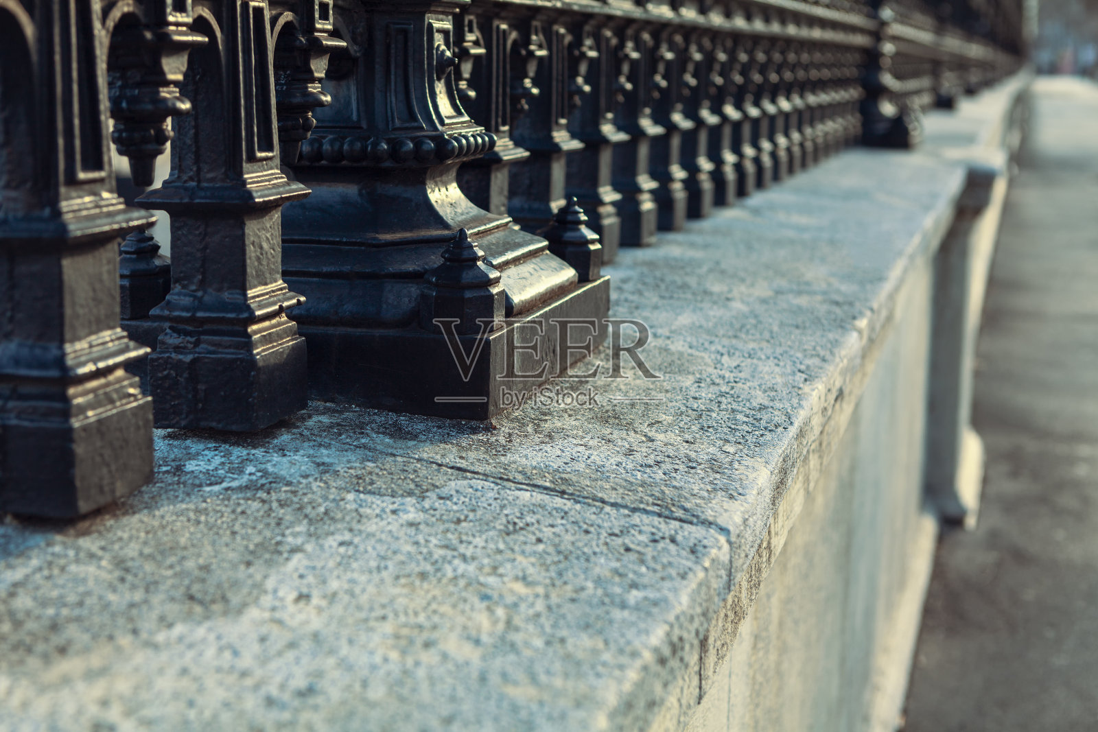 巴洛克风格的铁栅栏照片摄影图片