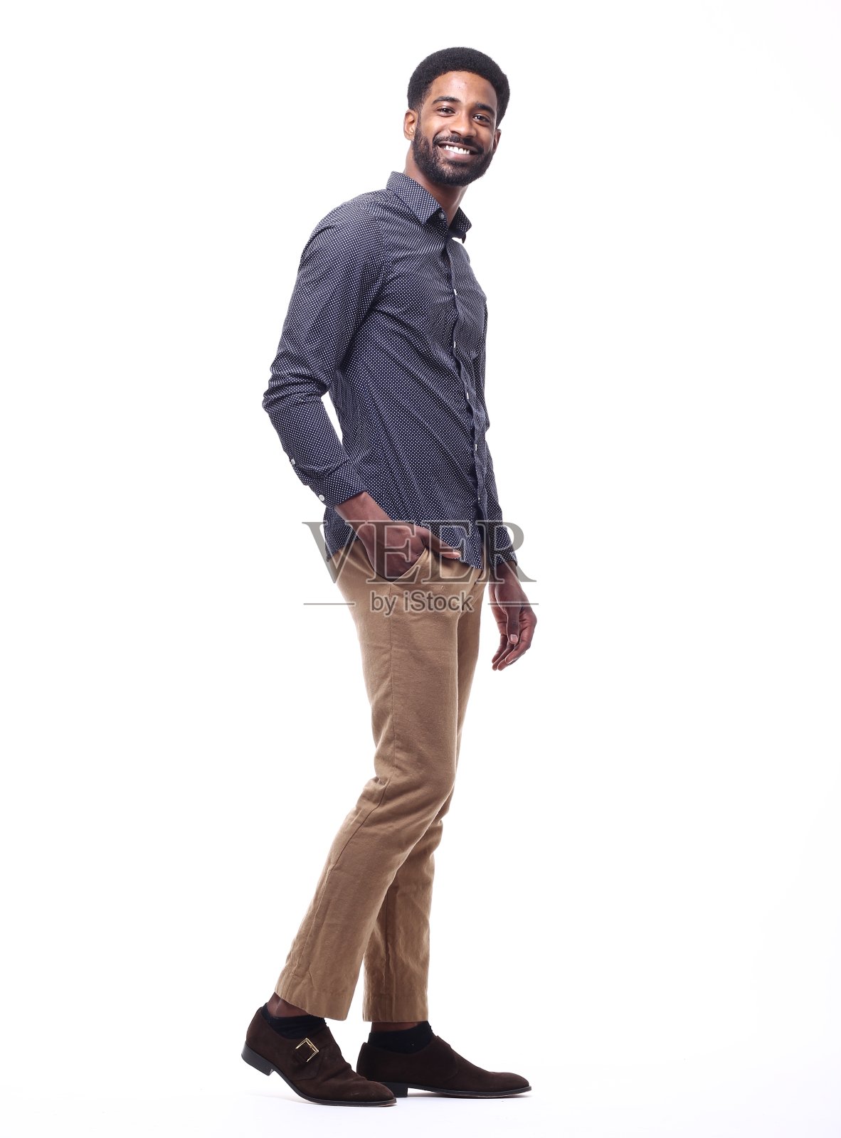 美丽丰满的身体快乐的黑色时尚男人照片摄影图片