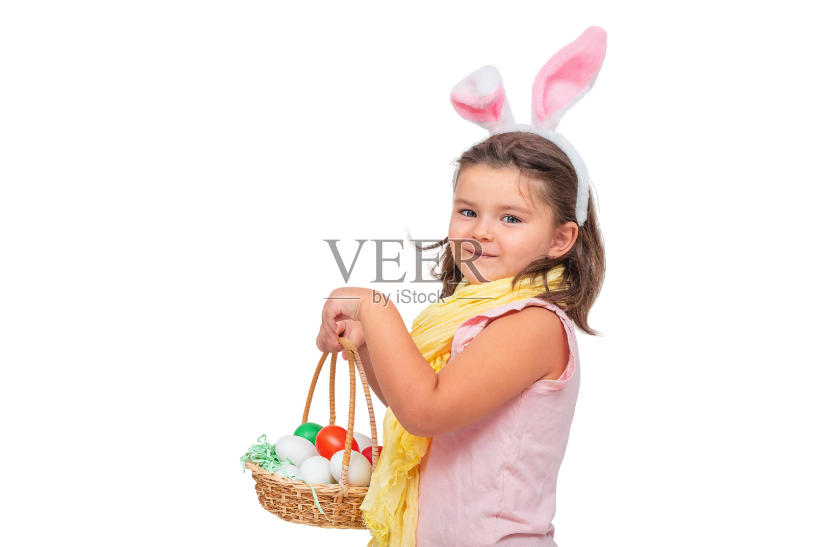 孩子与复活节彩蛋隔离照片摄影图片