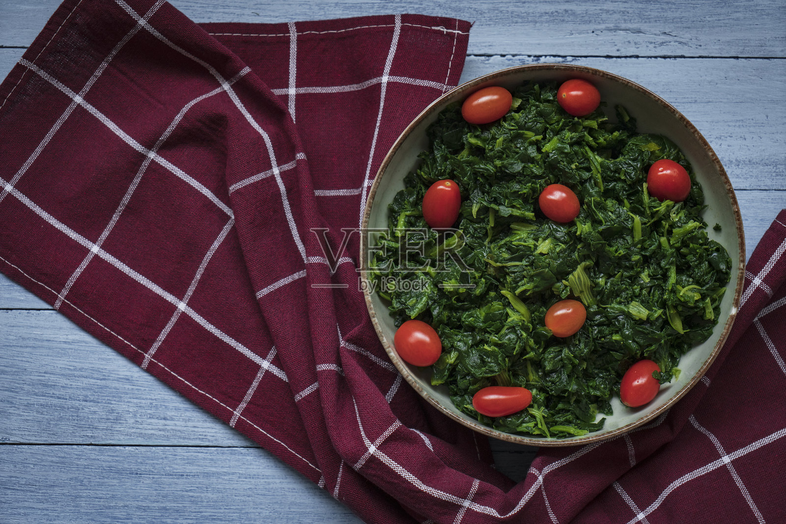 五颜六色的蔬菜沙拉照片摄影图片