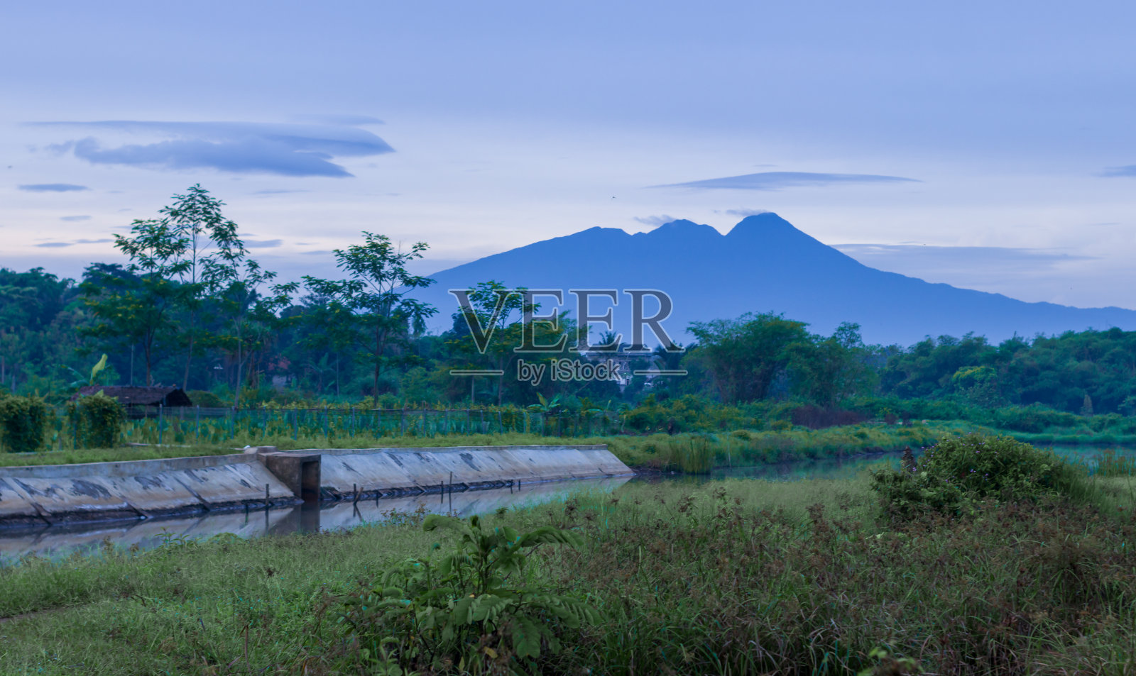Nanggerang湖照片摄影图片