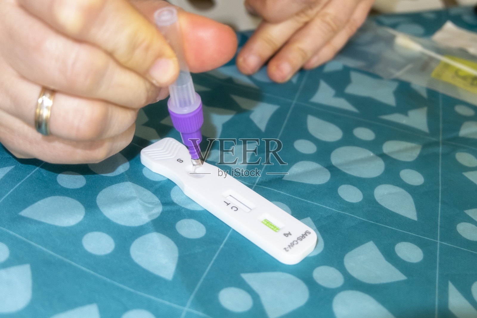 COVID-19检测SARS-CoV-2冠状病毒抗原COVID-19的详细信息照片摄影图片