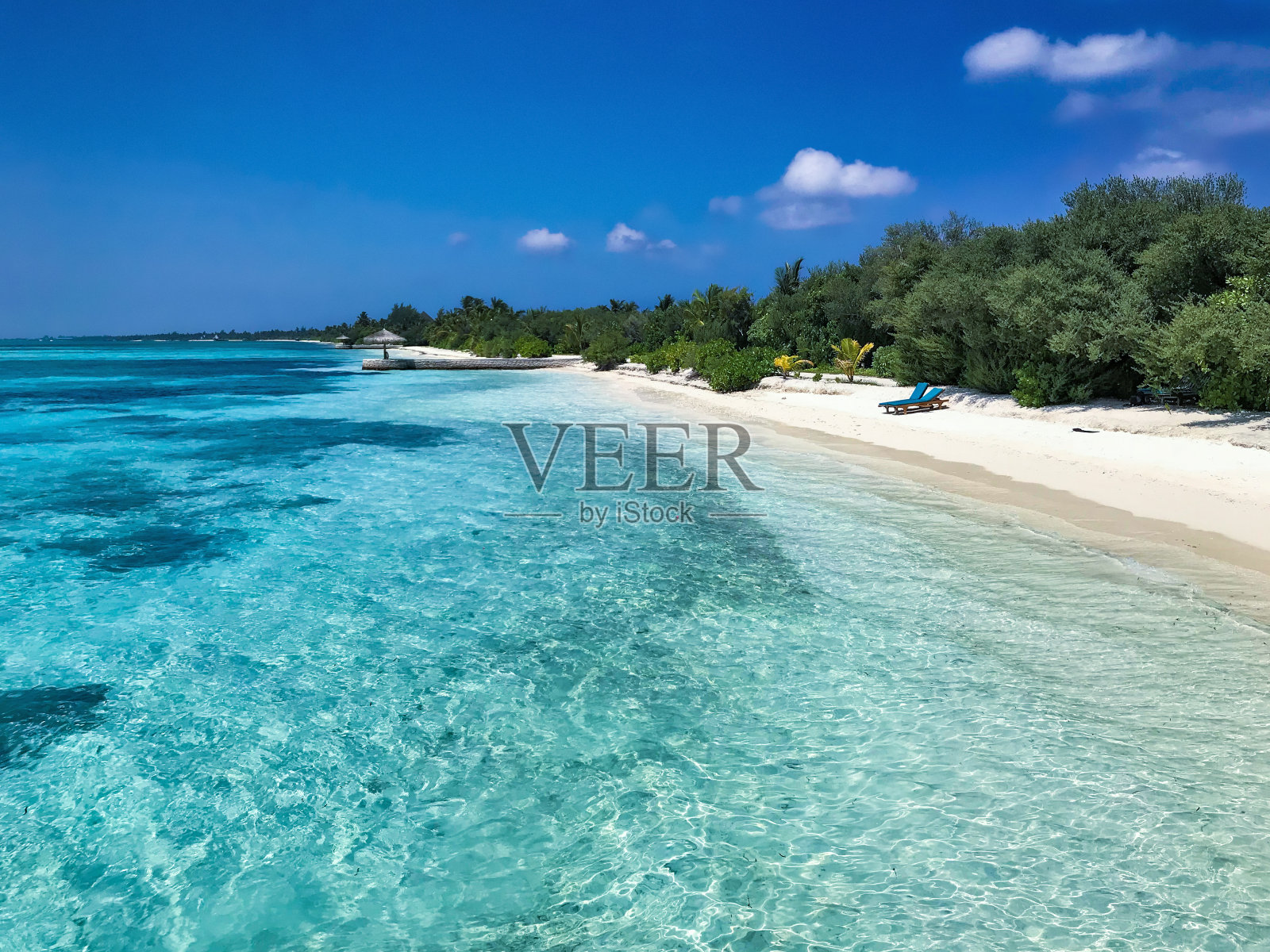 马尔代夫Canareef度假胜地的热带海滩，Herathera岛，阿杜环礁照片摄影图片