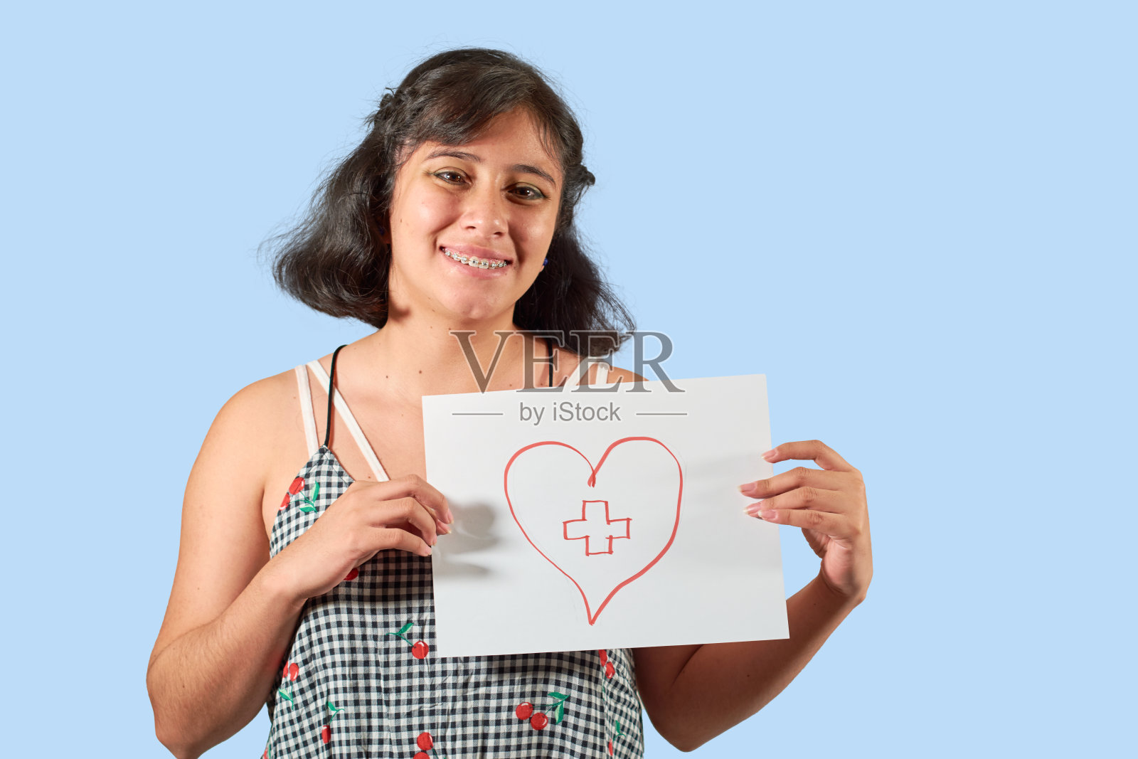 年轻女子的医疗费用保险概念海报。孤立。照片摄影图片