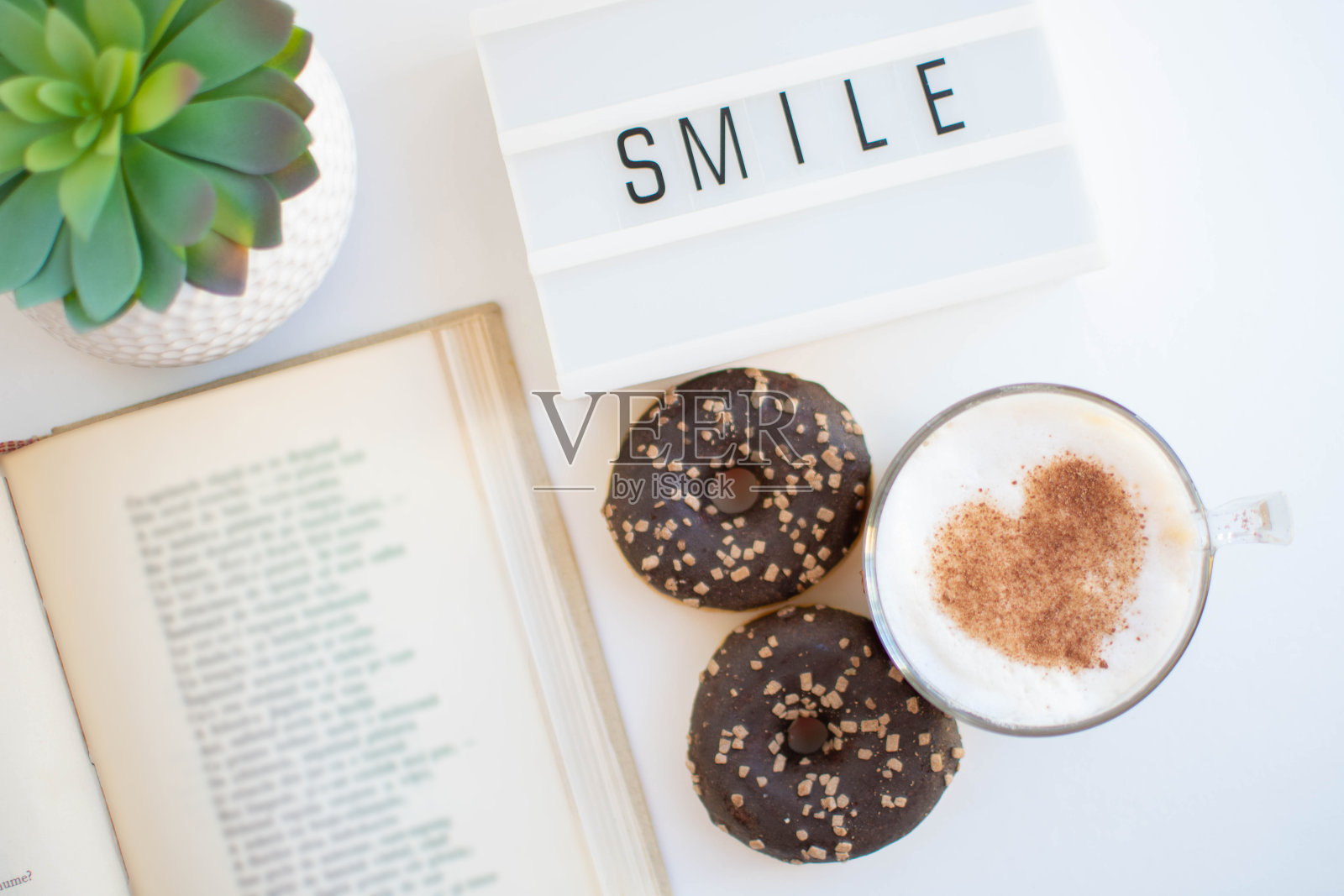 早晨喝咖啡常规照片摄影图片