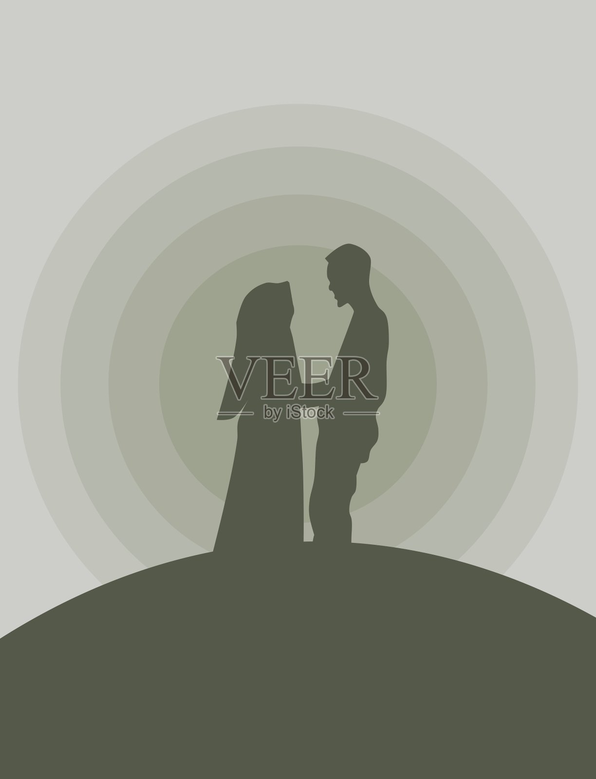 矢量的剪影一对夫妇站在山上对着月光在夜晚的天空。插图是空白的，有文本和图像的复制空间。插画图片素材