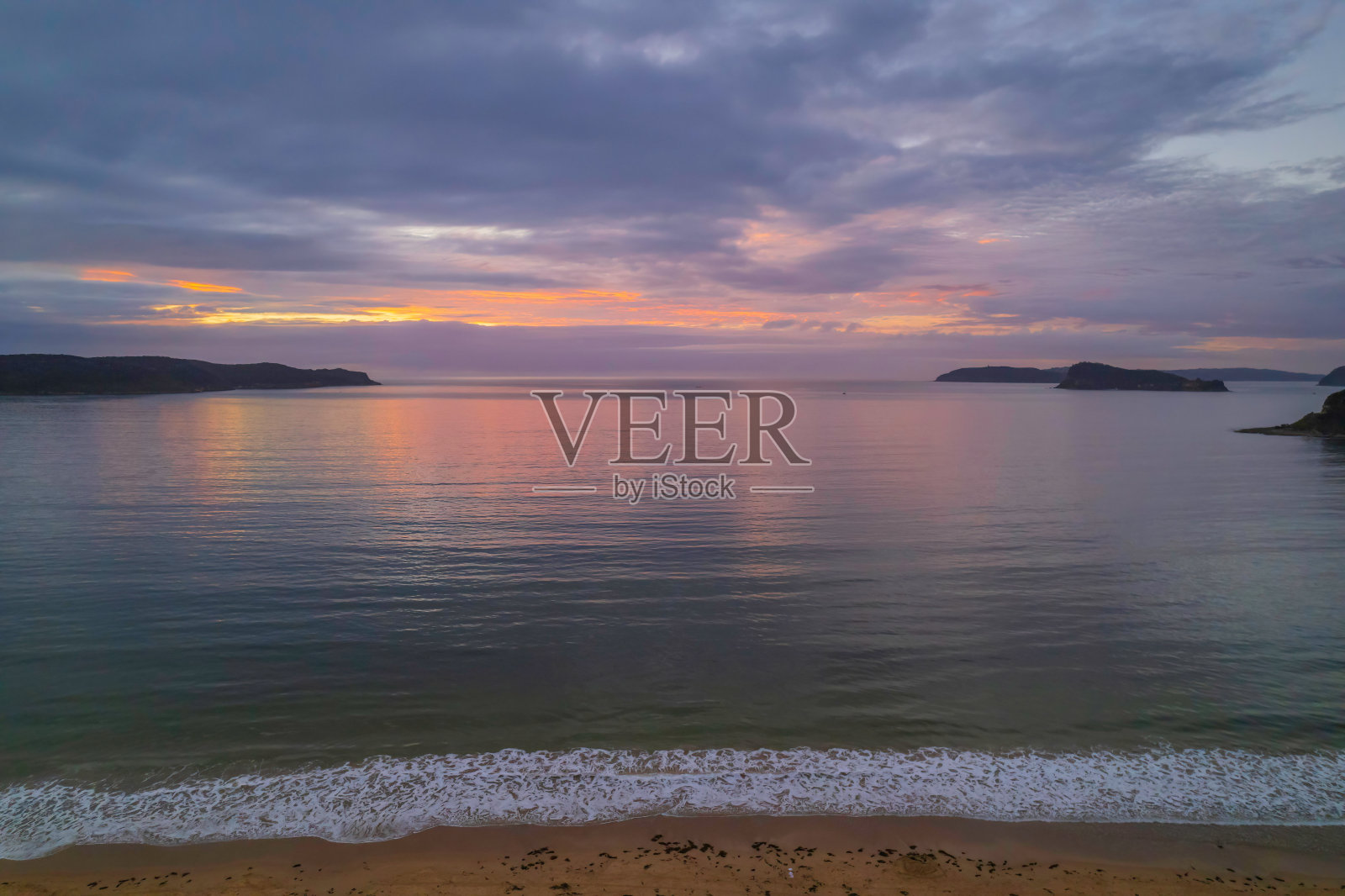 空中日出云彩海景照片摄影图片