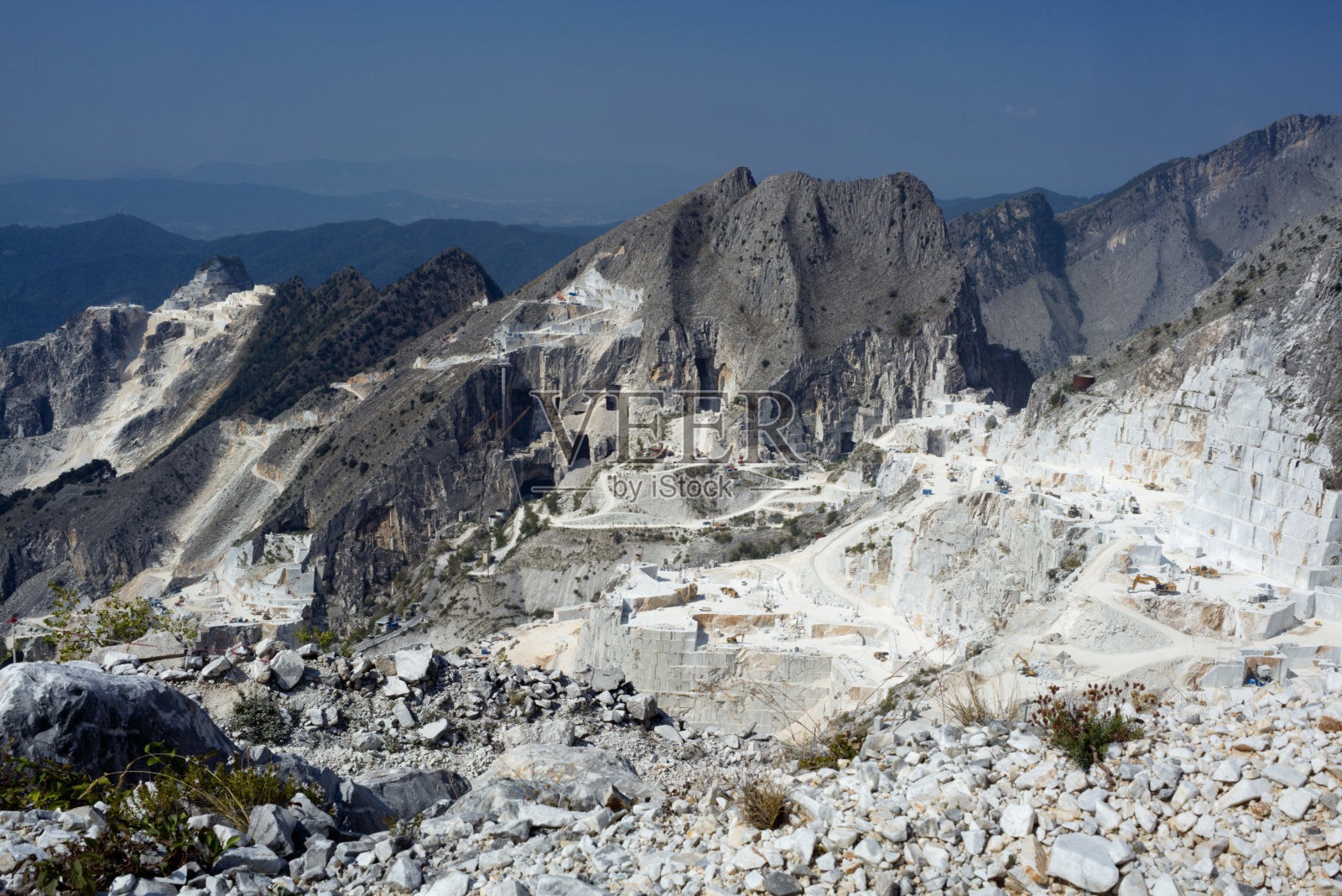卡拉拉大理石矿照片摄影图片