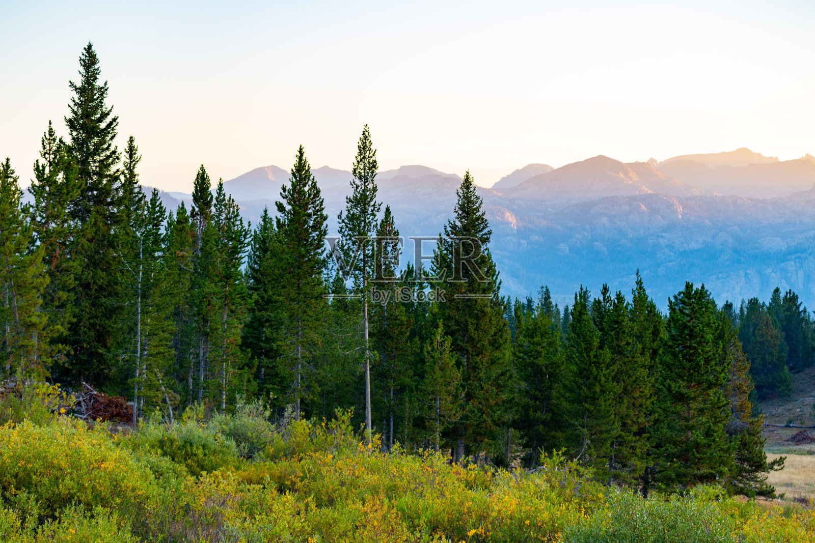怀俄明州派恩代尔附近的风河山脉照片摄影图片