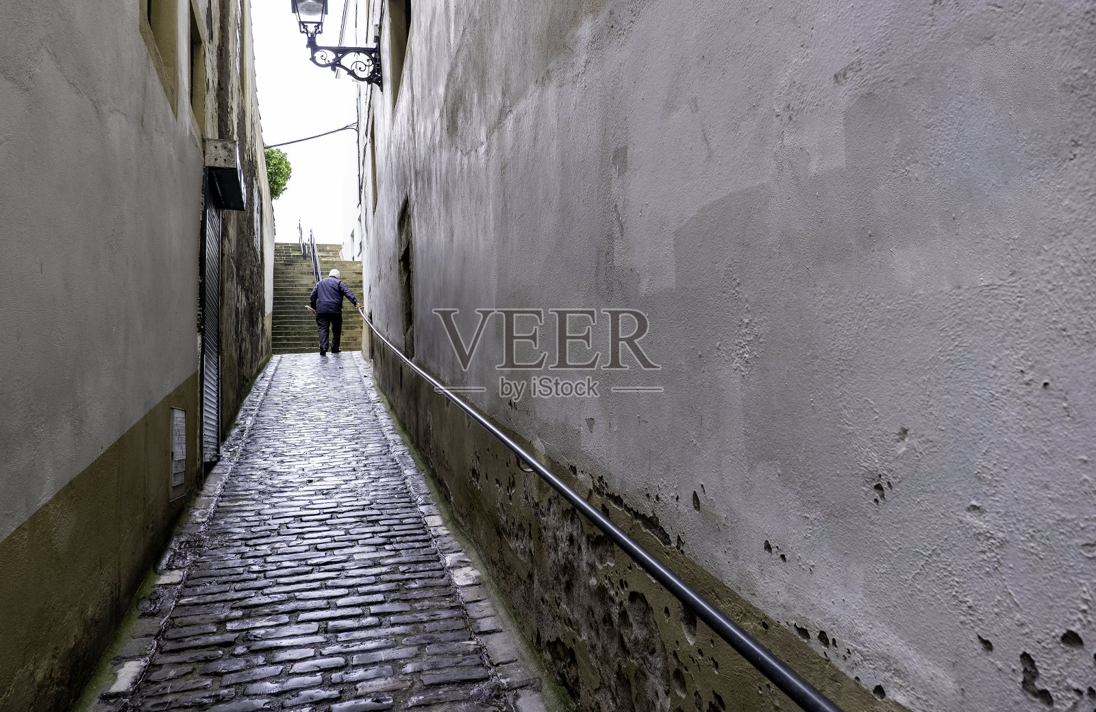 湿石头街照片摄影图片