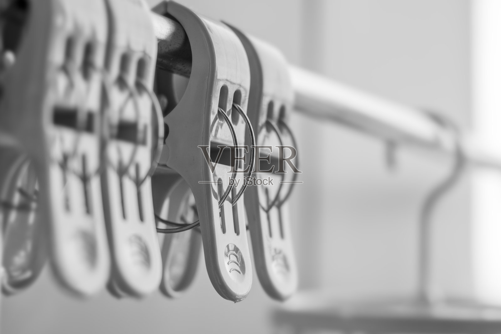 用于挂衣服的塑料晒衣夹照片摄影图片