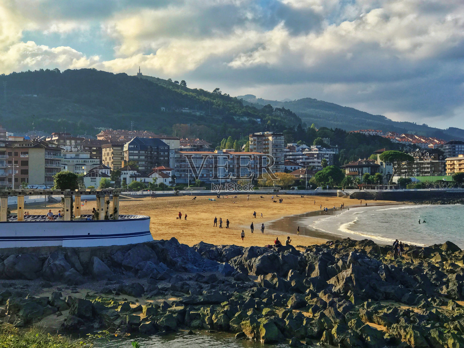 比斯开湾的冬季海滩。西班牙照片摄影图片