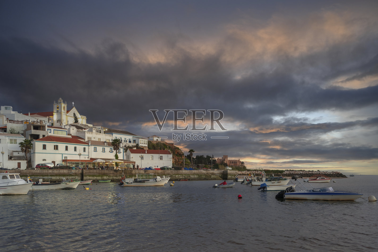 葡萄牙阿尔加维的费拉古多镇景照片摄影图片