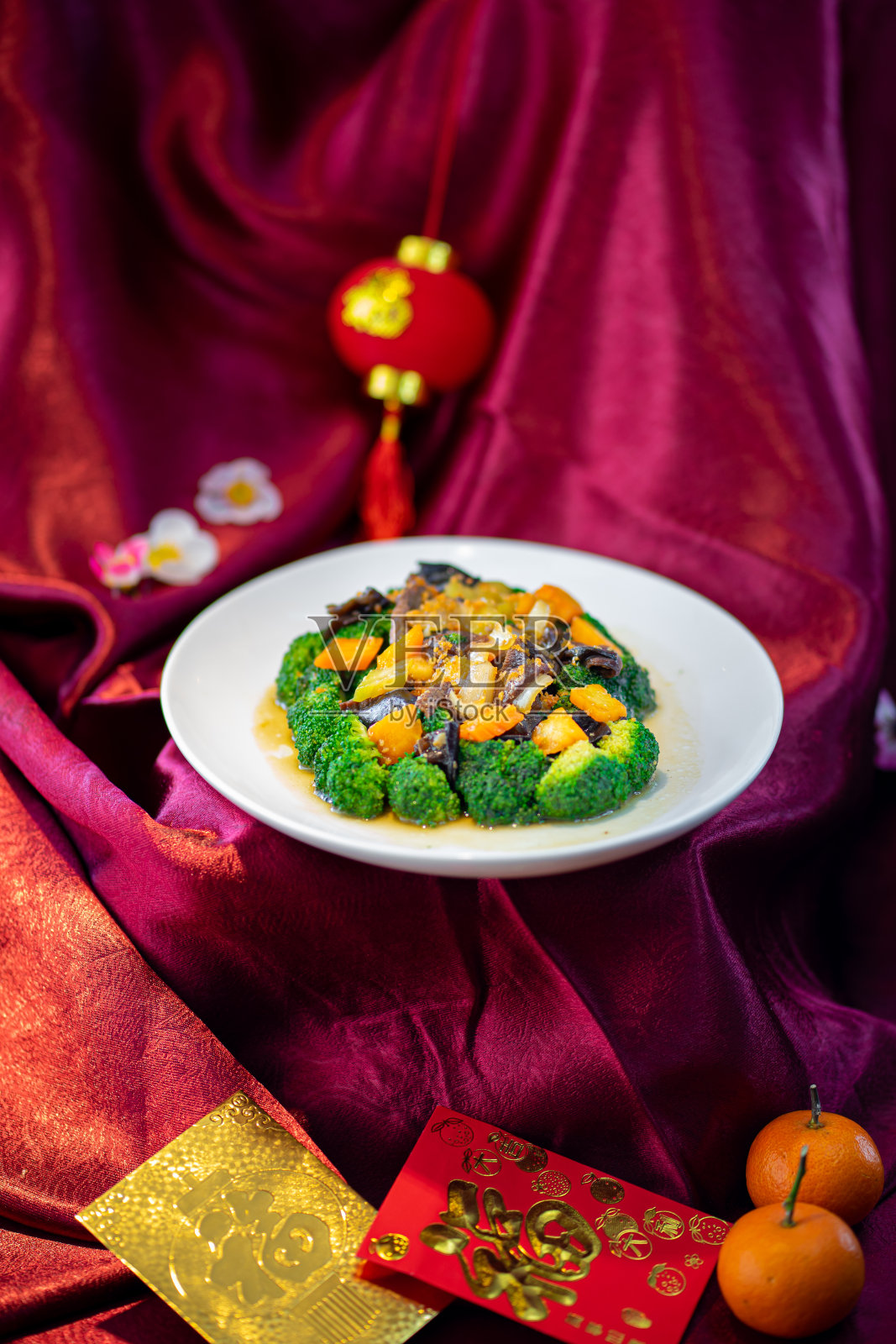 中式牛肉和蔬菜。照片摄影图片