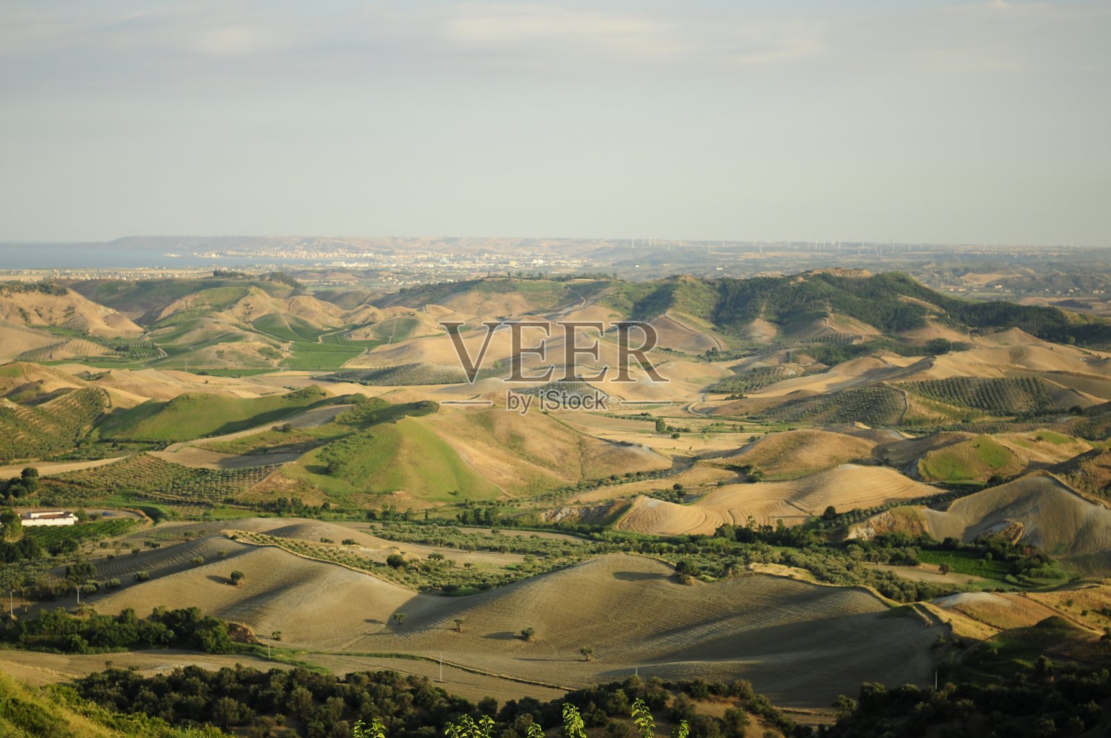 从意大利南部的一座高山拍摄的风景照片摄影图片