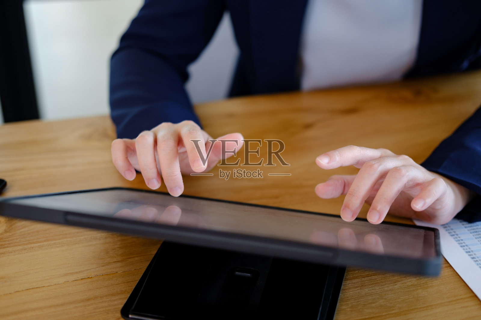 利用在线连接技术进行商业、教育和网络照片摄影图片