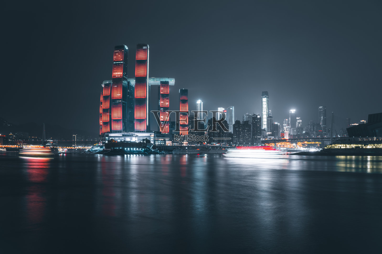 重庆夜城河畔照片摄影图片