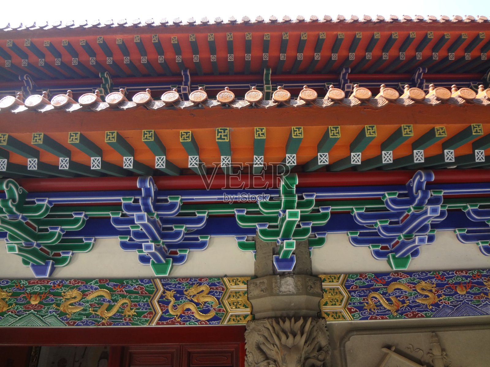 装饰有细节的屋顶照片摄影图片