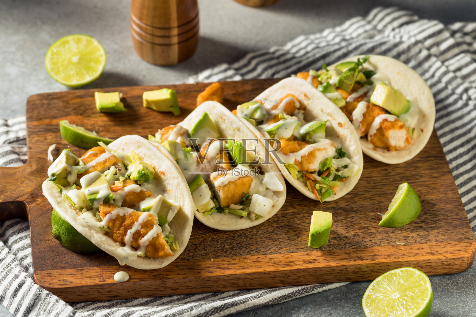 自制炸鸡卷饼照片摄影图片