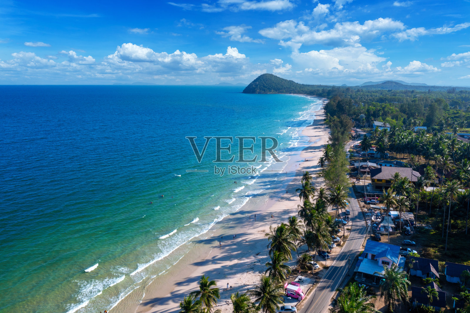 泰国祥丰的Thungwualaen海滩鸟瞰图。照片摄影图片